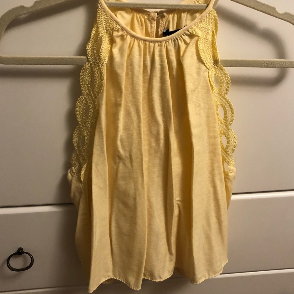Kendall and Kylie yellow summer tank top blouse